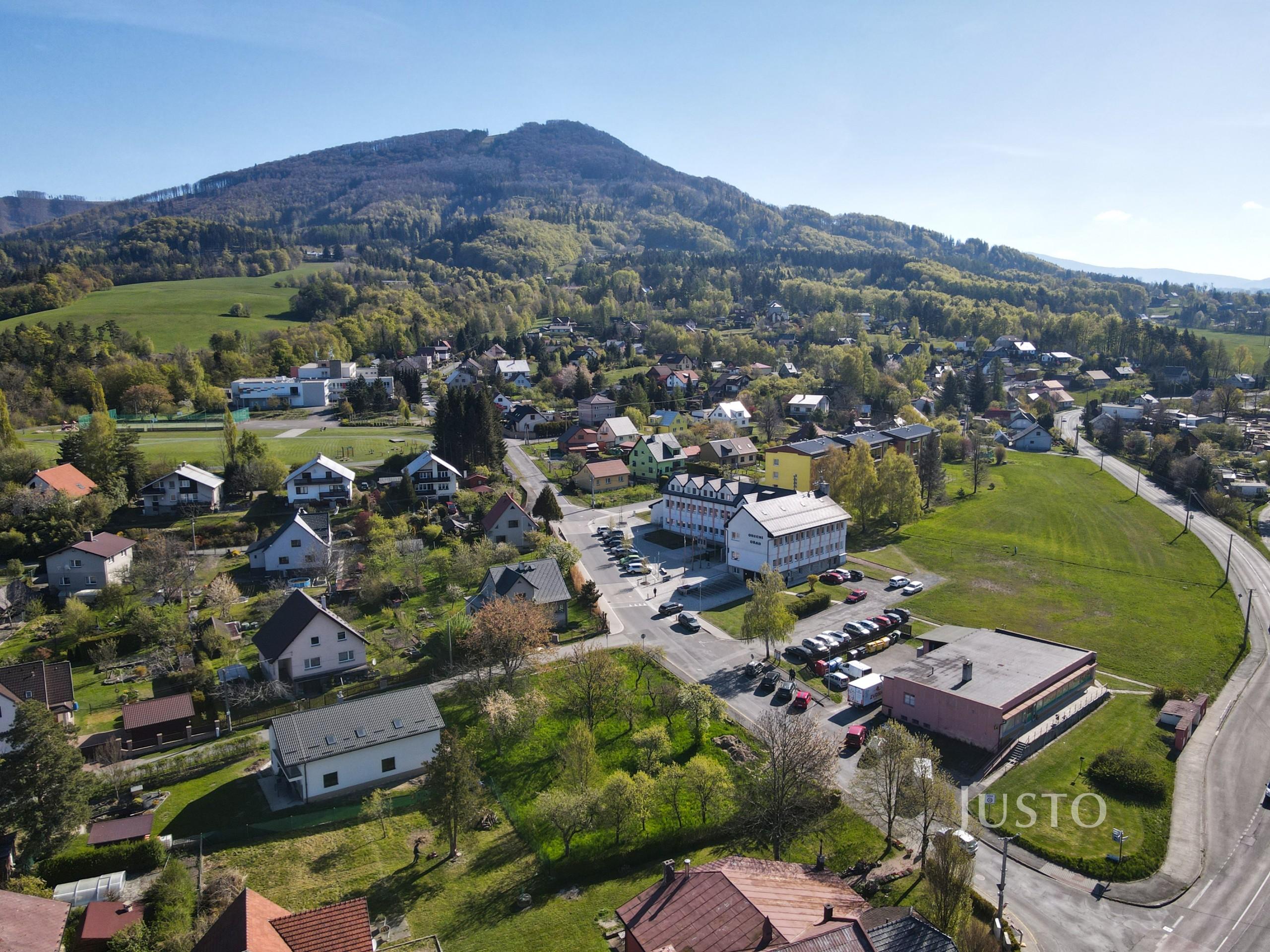 Prodej pozemku 1206 m²
