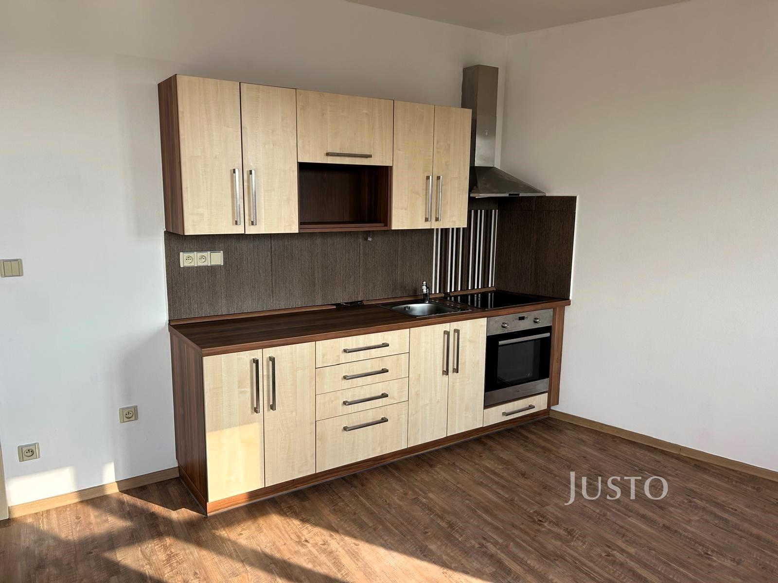 Pronájem 2+kk, 41 m², Písek - Nádražní