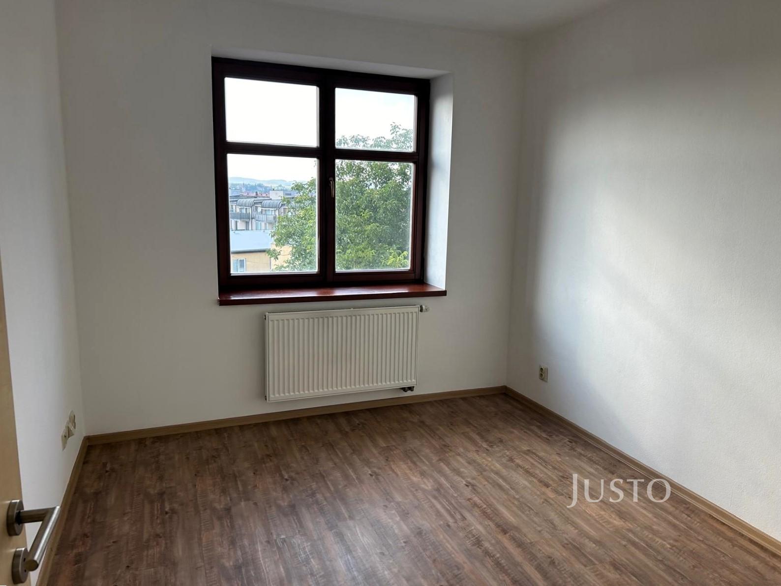 Pronájem 2+kk, 41 m², Písek - Nádražní