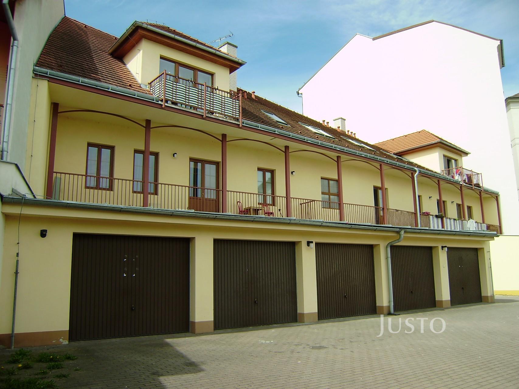 Pronájem garáže 17 m² s pozemkem 17 m²