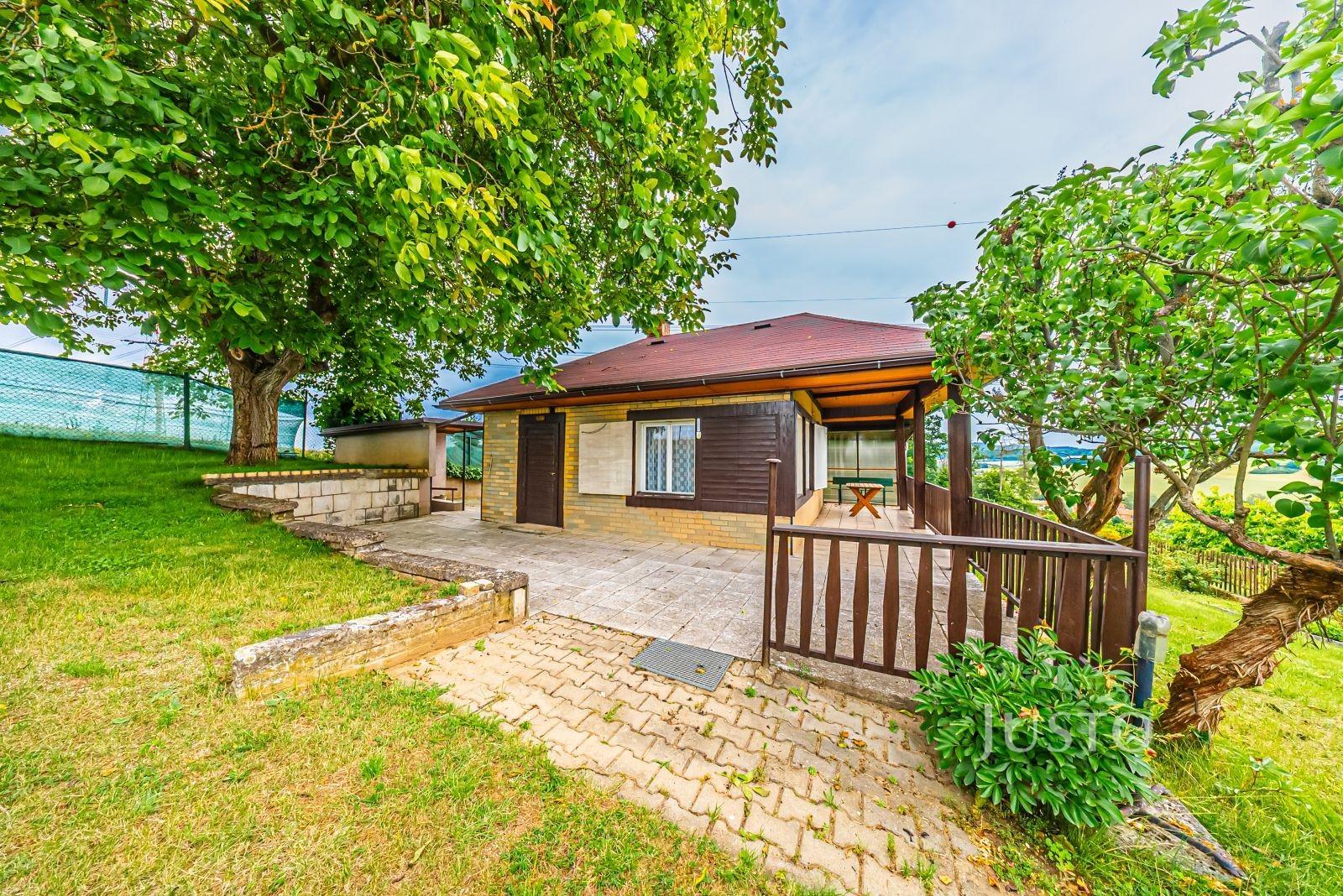 Prodej chaty 38 m² s pozemkem 770 m²