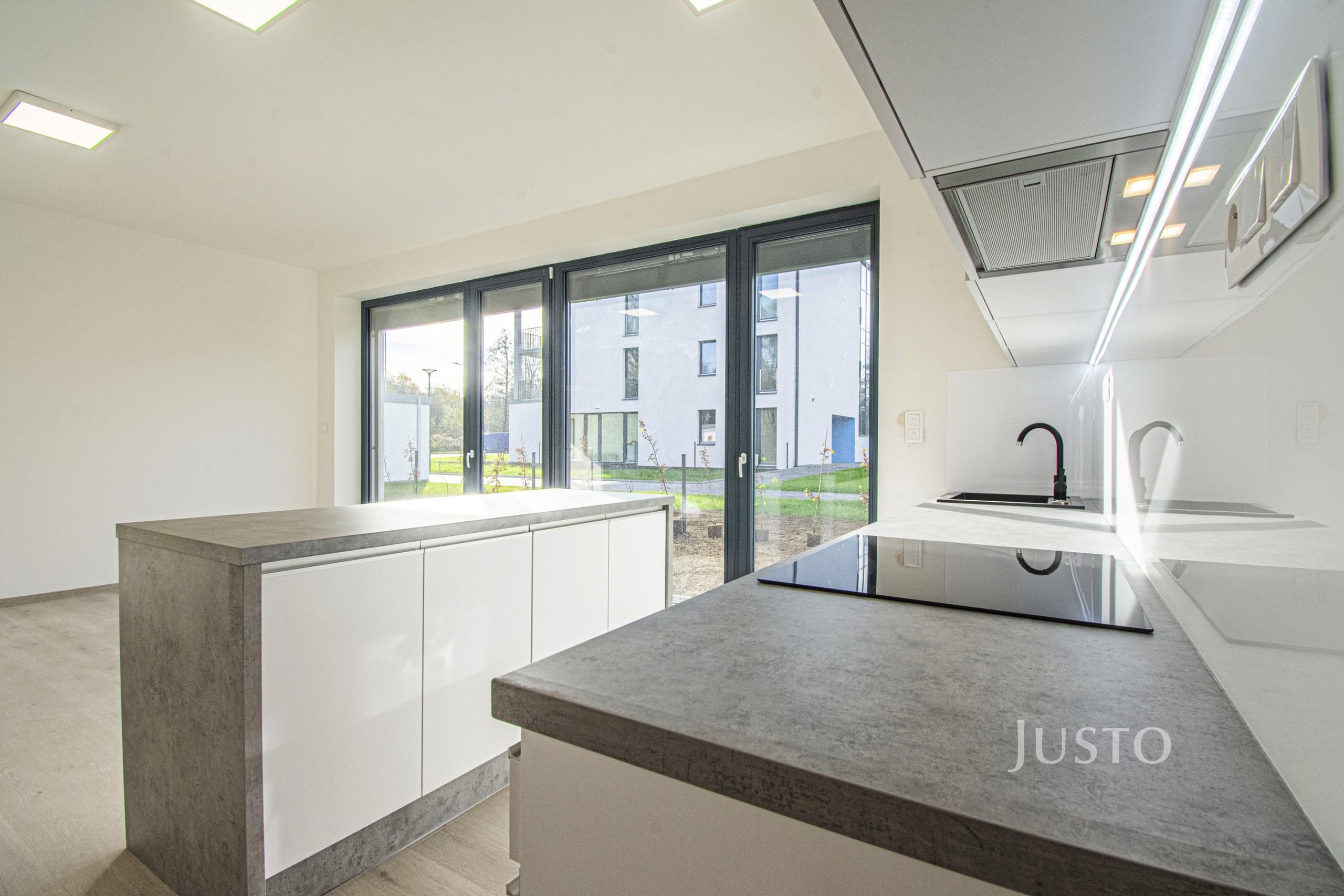 Pronájem 3+kk 72 m² + terasa 72 m² + parkování