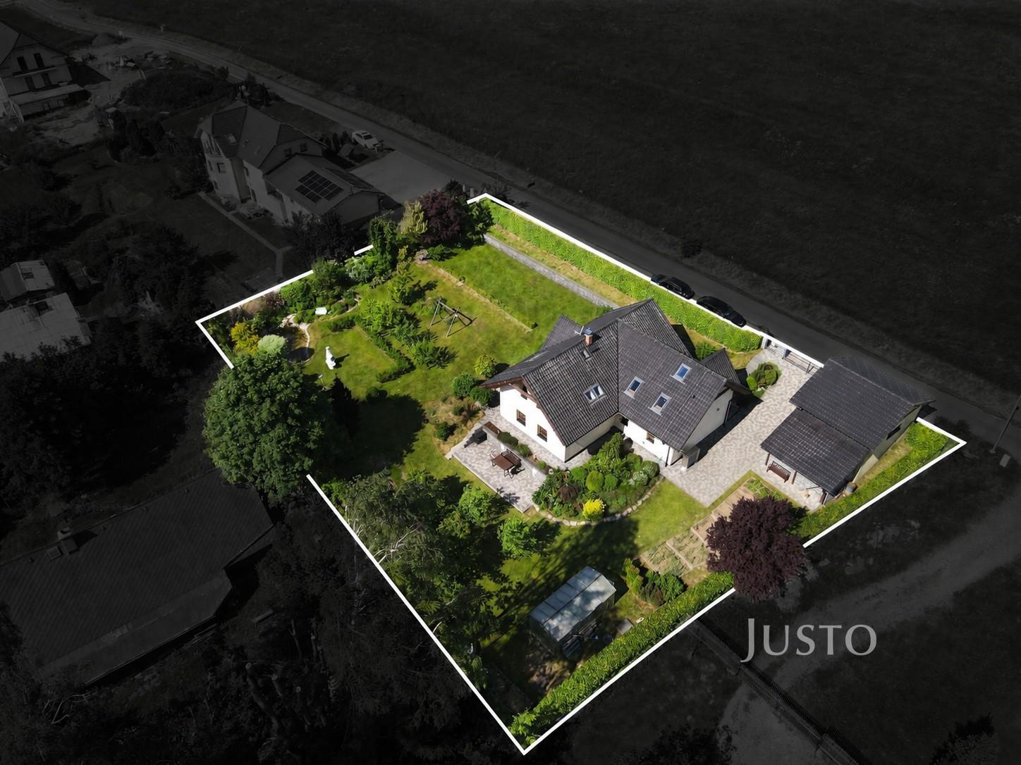 Prodej rodinného domu 256 m² s pozemkem 1947 m² + terasa 57 m²