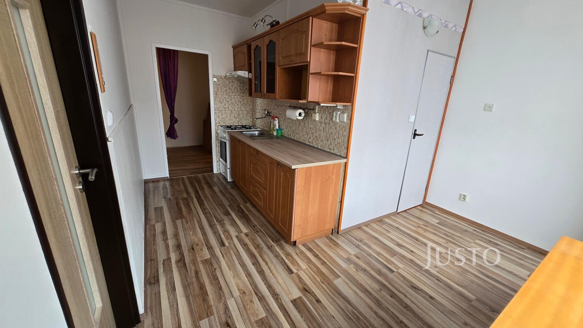 Pronájem 3+1 64 m² + balkón Písek - tř. Přátelství