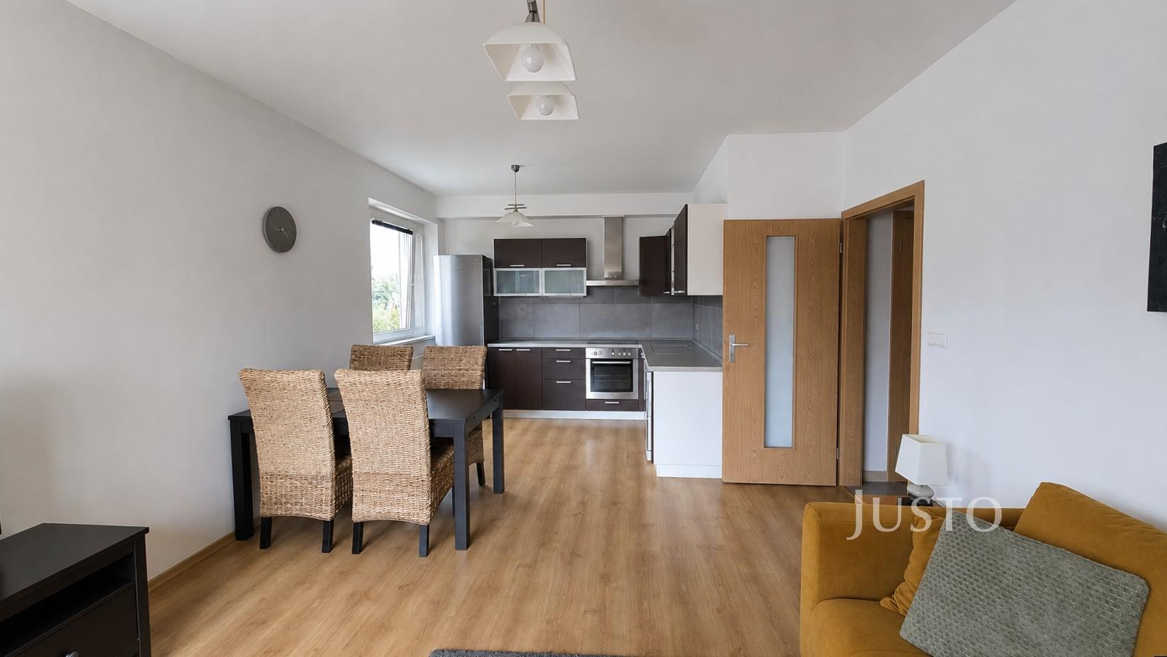 Pronájem 2+kk 52 m² + balkón + parkování, Písek - Topělecká