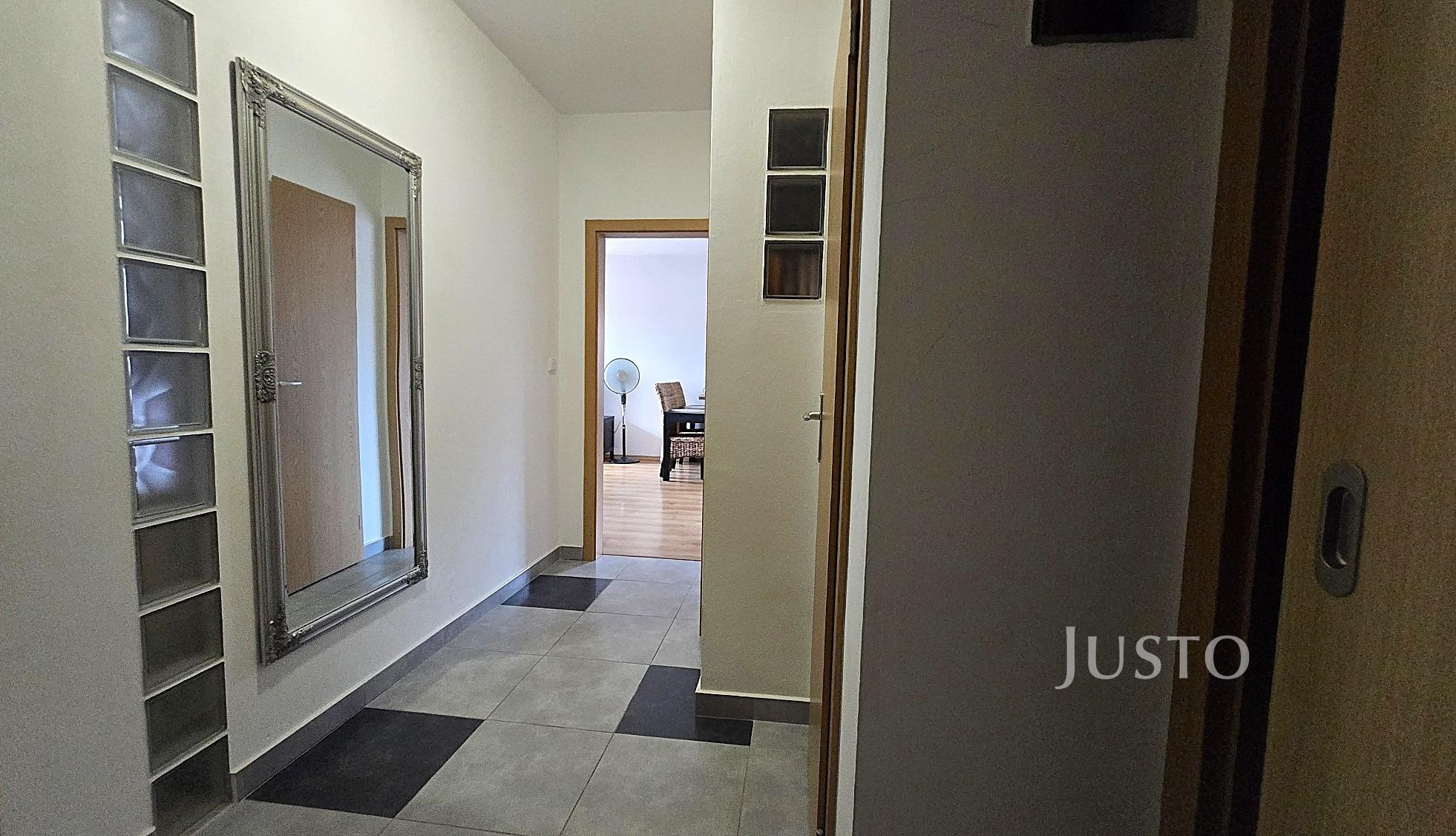 Pronájem 2+kk 52 m² + balkón + parkování, Písek - Topělecká