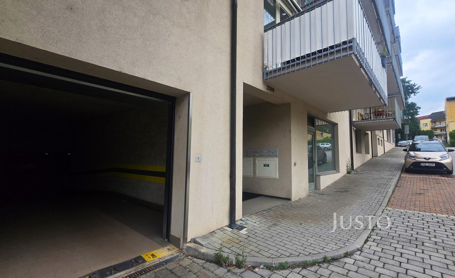 Pronájem garáže 16 m² s pozemkem 16 m²