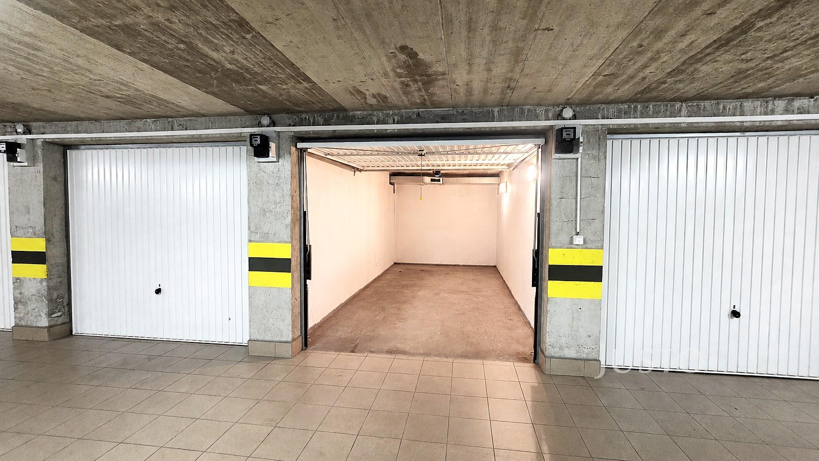 Pronájem garáže 16 m² s pozemkem 16 m²