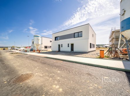 Prodej rodinného domu 123 m² s pozemkem 387 m² + terasa 23 m²