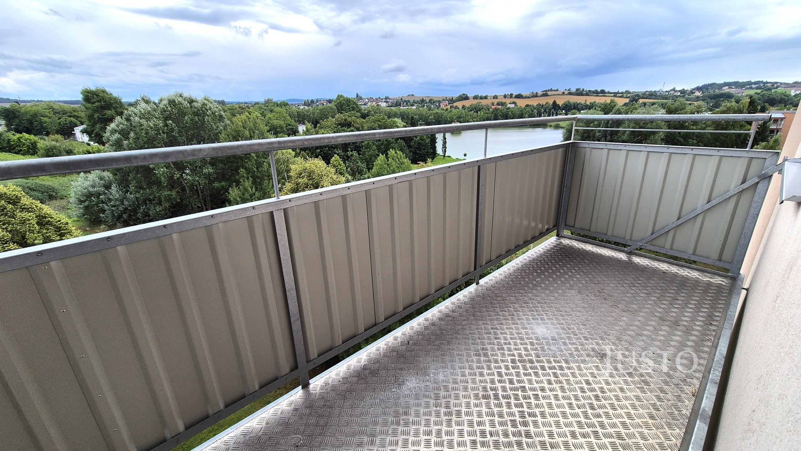Pronájem 4+1 88 m² + balkón