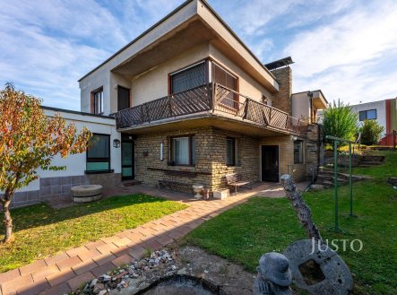 Prodej rodinného domu 276 m² s pozemkem 954 m² + balkón 21 m²