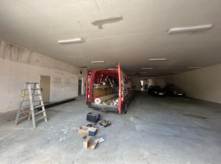 Pronájem - komerční objekt, sklad, 381 m²