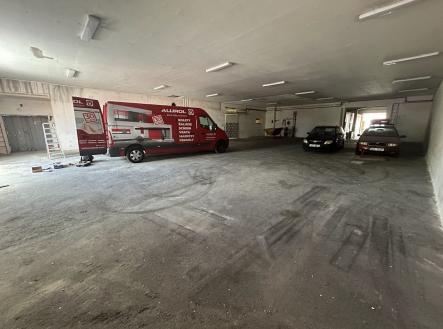 Pronájem - komerční objekt, sklad, 381 m²