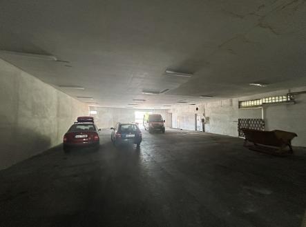 Pronájem - komerční objekt, sklad, 381 m²