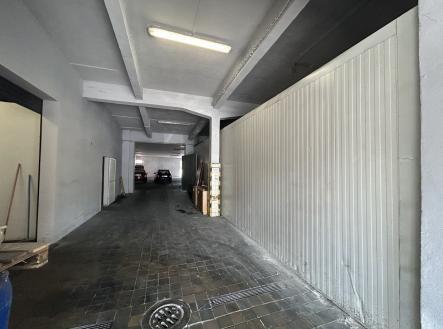 Pronájem - komerční objekt, sklad, 381 m²
