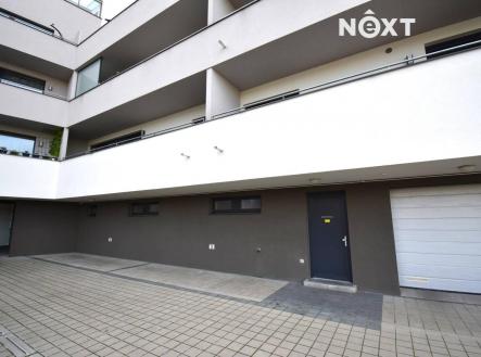 Pronájem komerčního objektu, obchodní centrum, 70 m²