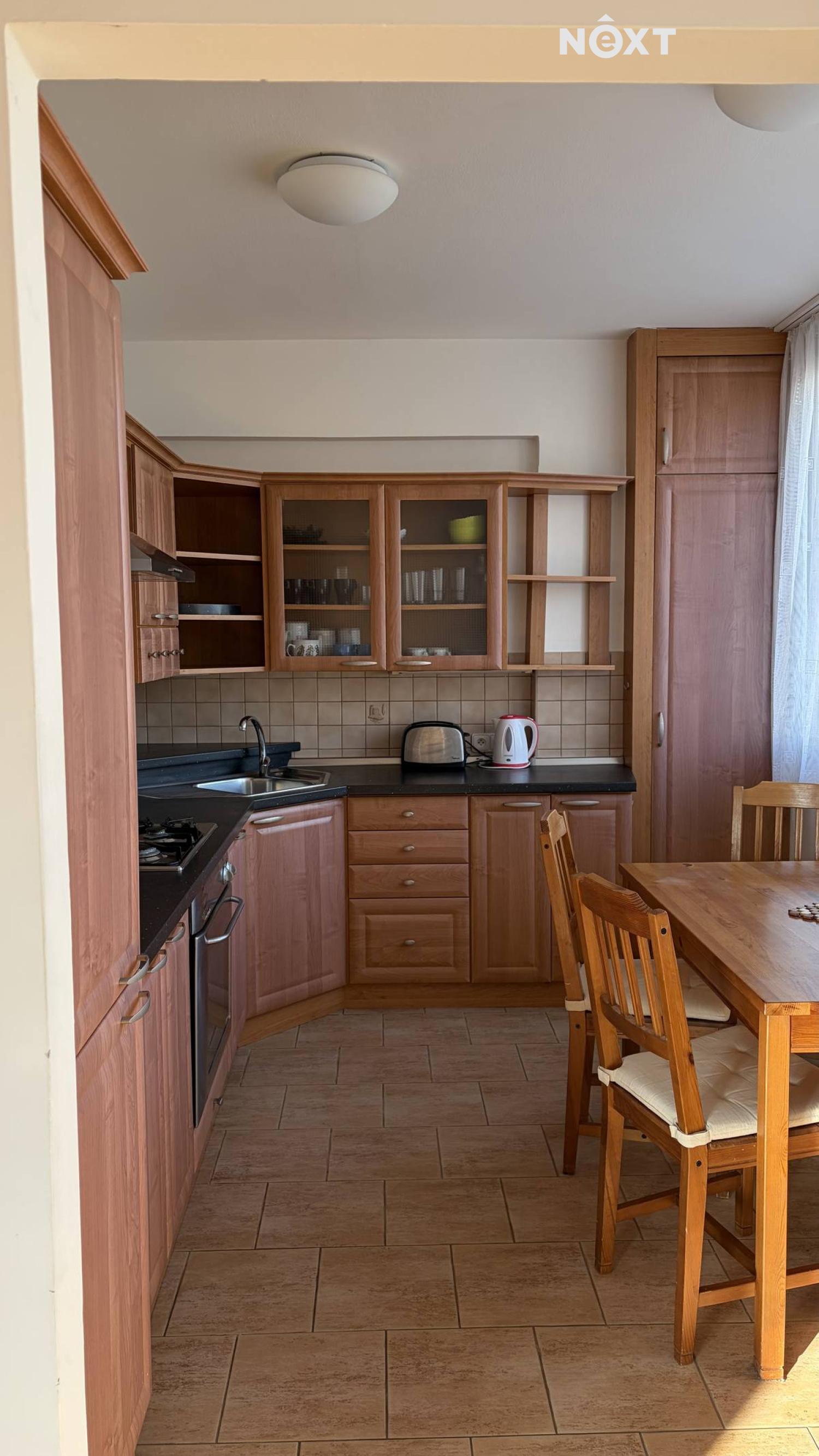 Pronájem byt 3+1, 90㎡