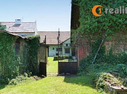 Prodej pozemku pro bydlení, 2 016 m²