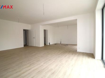 Pronájem - obchodní prostor, 106 m²