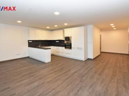 Pronájem bytu, 3+kk, 84 m²