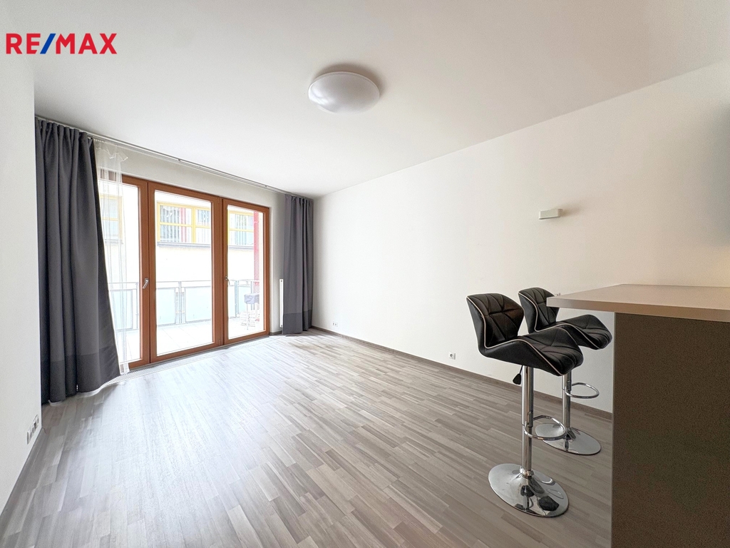 Obývací pokoj s kuchyňským koutem