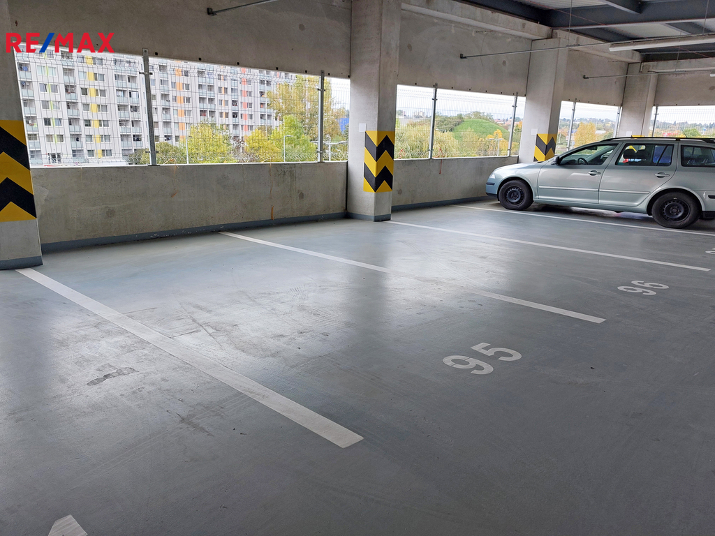Garážové parkovací stání č. 95 v 3. NP.