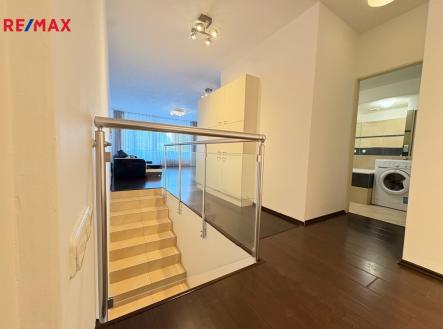 Pronájem bytu, 1+kk, 56 m²