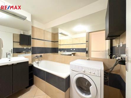 Pronájem bytu, 1+kk, 56 m²