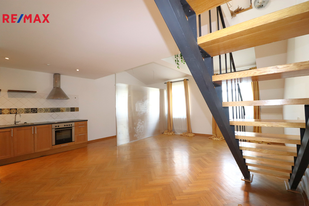 Obývací pokoj s kuchyňským koutem