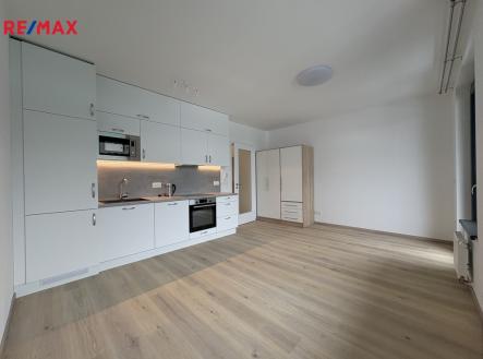 Pronájem bytu, 1+kk, 40 m²