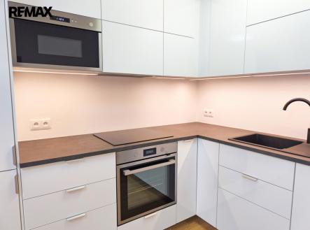 Pronájem bytu, 2+kk, 60 m²