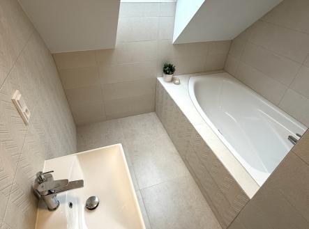 Pronájem bytu, 2+1, 89 m²