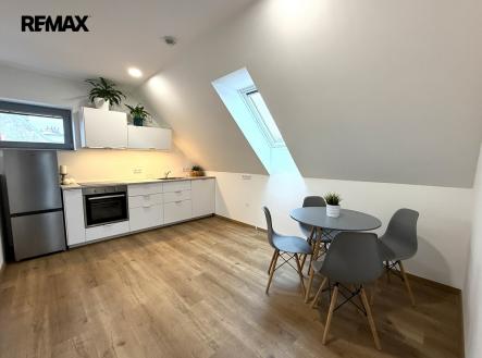 Pronájem kanceláře, 78 m²