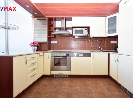 Pronájem bytu, 3+kk, 83 m²