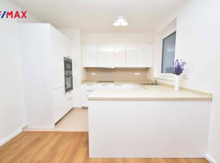 Pronájem bytu, 3+kk, 87 m²