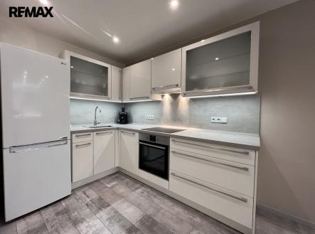 Pronájem bytu, 2+kk, 45 m²