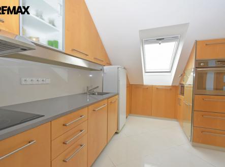 Pronájem bytu, 3+kk, 82 m²