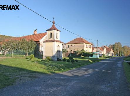 Prodej pozemku pro bydlení, 1 738 m²