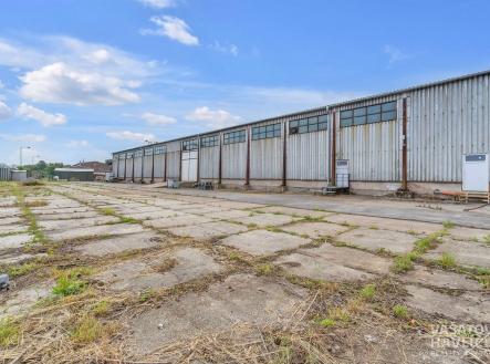 Pronájem - skladovací prostor, 491 m²