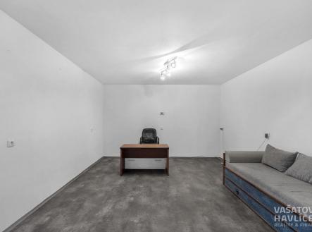 Pronájem - skladovací prostor, 491 m²