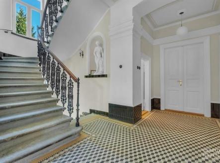 Pronájem obchodní prostor, 173 m²