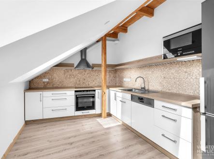 Pronájem bytu, 3+kk, 80 m²