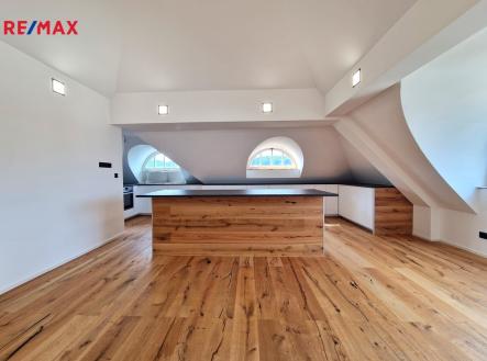 Pronájem bytu, 3+kk, 110 m²