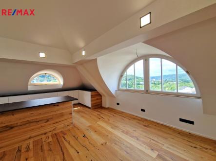 Pronájem bytu, 3+kk, 110 m²