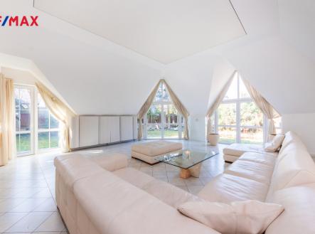 Prodej kanceláře, 433 m²