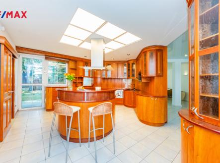 Prodej kanceláře, 433 m²