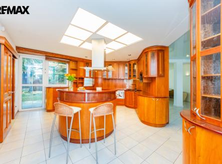 Prodej kanceláře, 433 m²