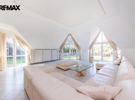 Prodej kanceláře, 433 m²