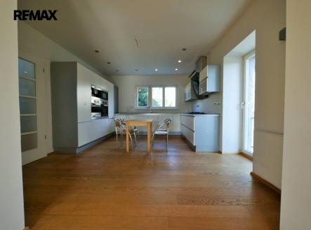 Pronájem domu/vily, 260 m²