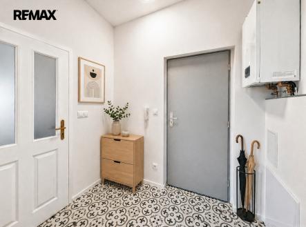Pronájem bytu, 1+kk, 28 m²